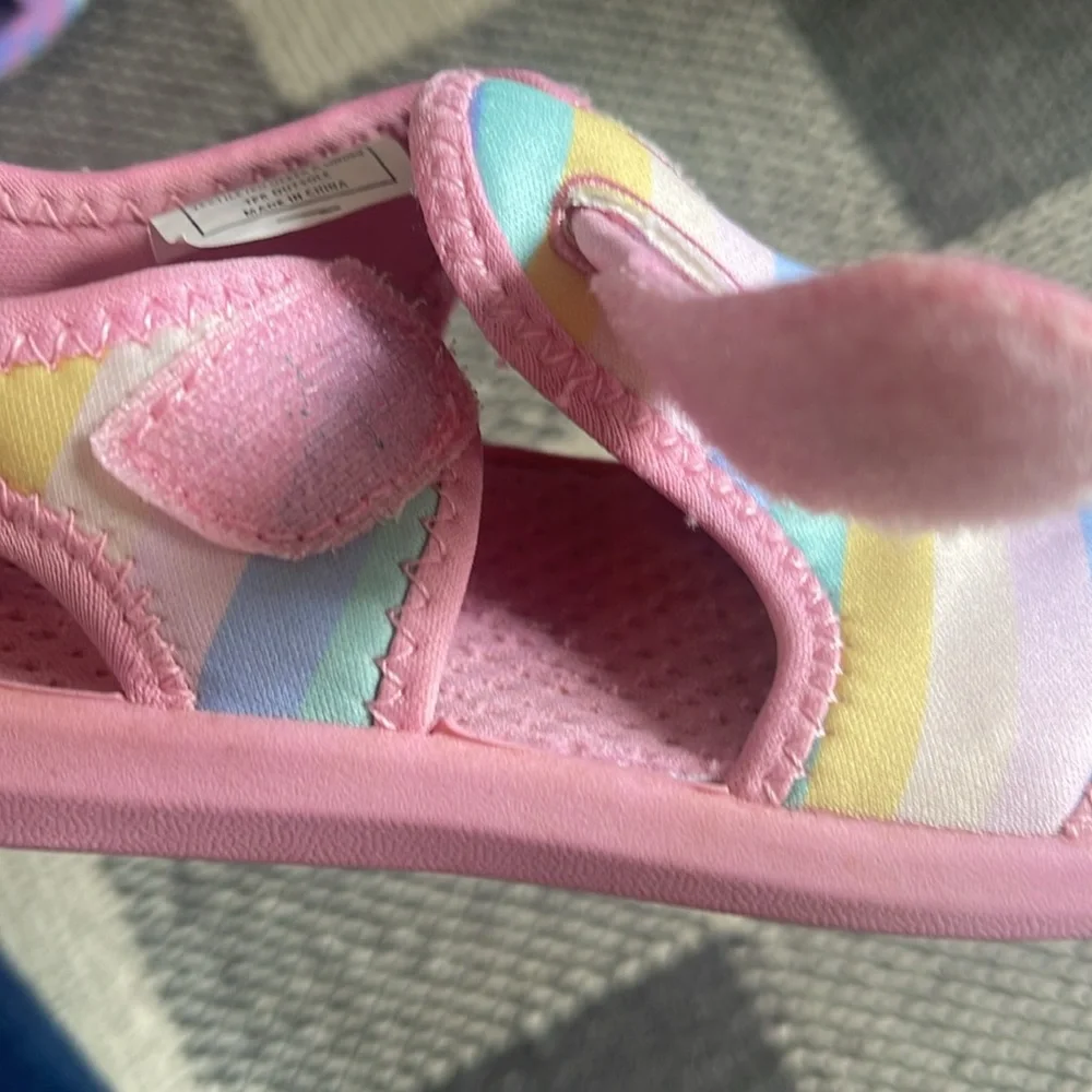 STQ water shoes 9